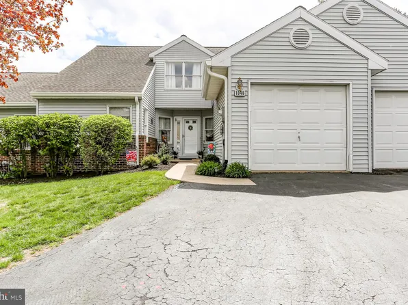 1046 Country Hill Dr, Harrisburg, PA 17111