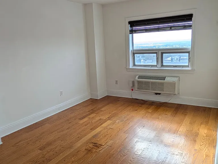 809-815 22nd St #905 — Photo 9