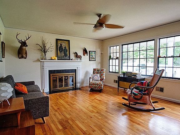 4th image of 22 Forestdale Dr