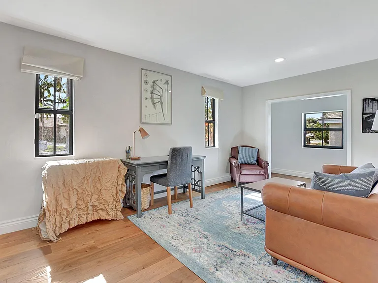 801 SW 5th St — Photo 38