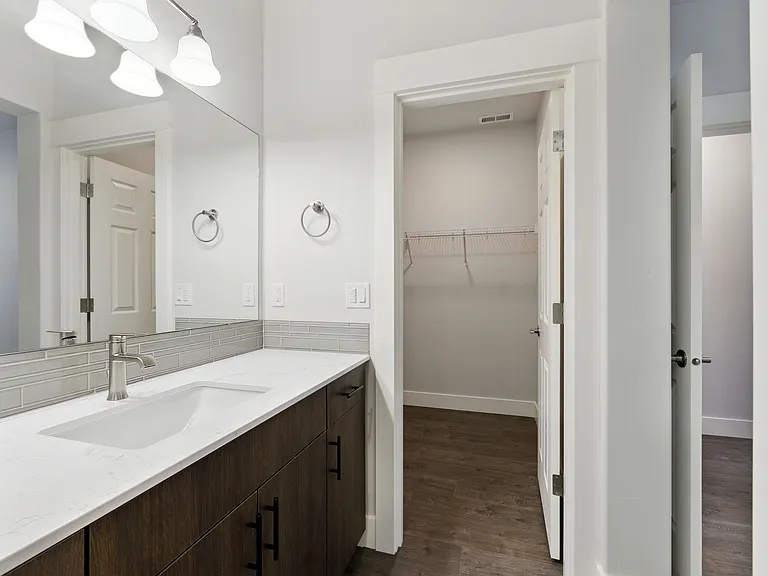 20594 SE Nina Ave — Photo 2