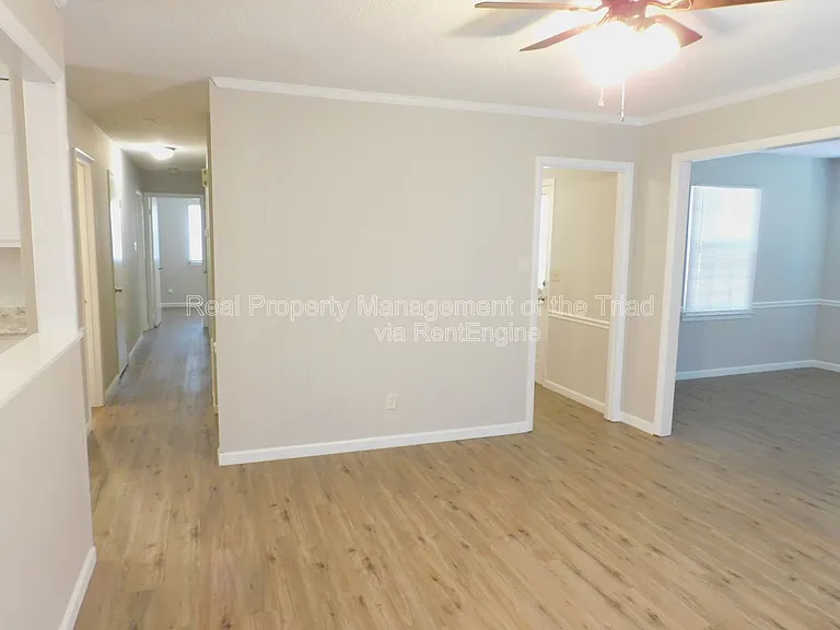 4921 Chaucer Dr — Photo 3