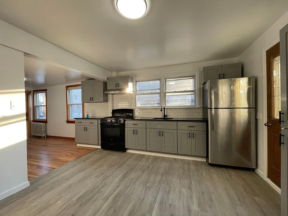 1st image of 42 Lake Ave Floor 3
