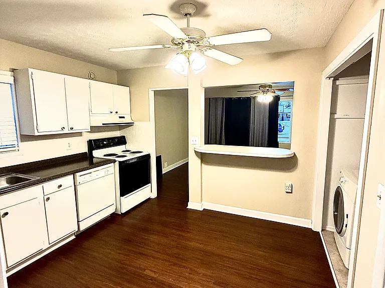 9809 Old Six Mile Ln — Photo 4