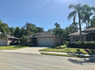250 Stanhope Cir, Naples, FL 34104