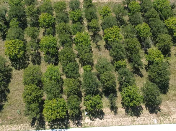 3101 E Landings Rd S, Granbury, TX 76049