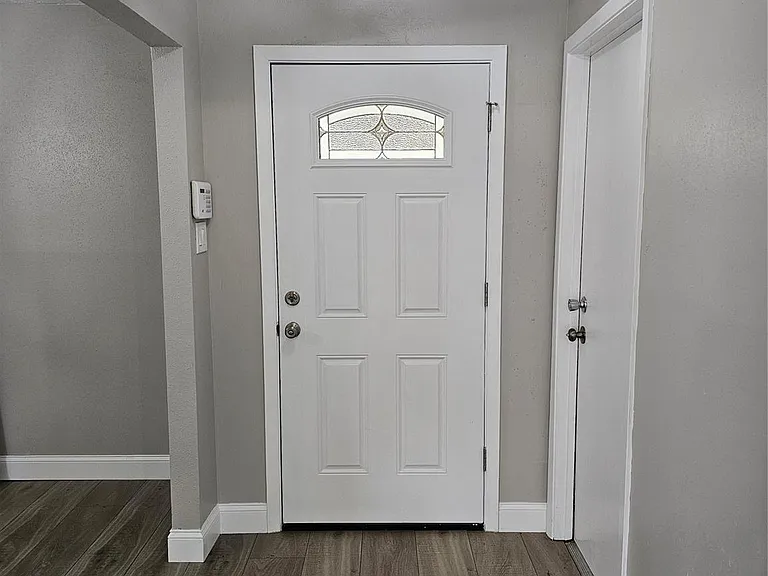 22530 John Rolfe Ln — Photo 3