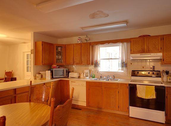 4th image of 8302 Cherry Blossom Ln