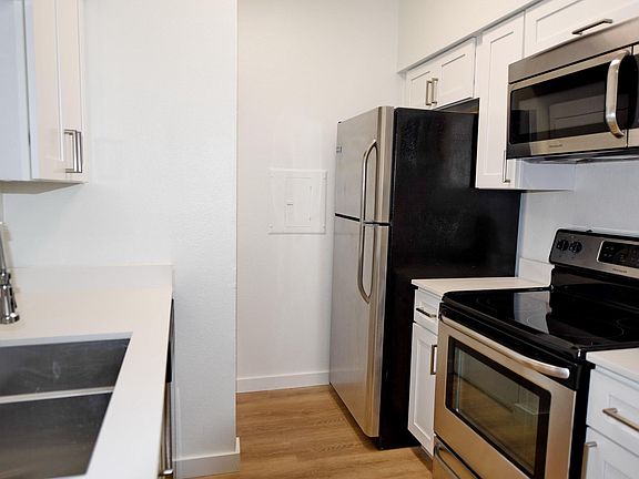 3rd image of 3702 Cedarplaza Ln #307