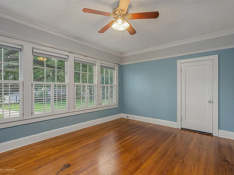 1212 E Kings Hwy — Photo 30