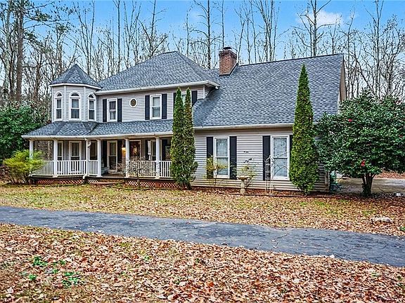 2nd image of 955 Chambers Rd