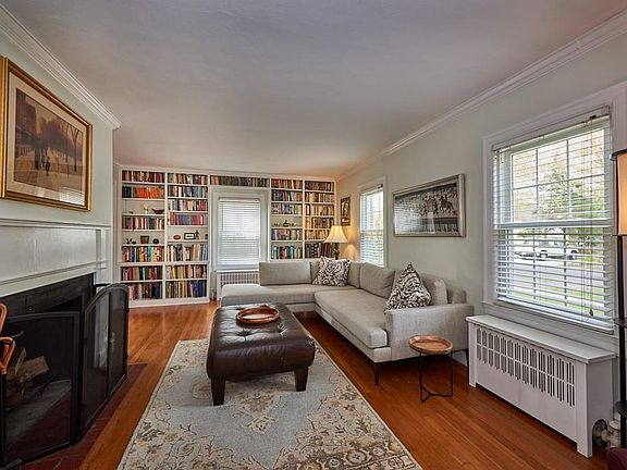 4th image of 33 Rosemore St