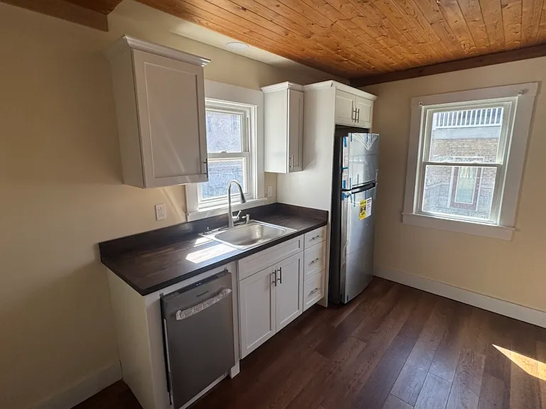 503 Green St — Photo 9