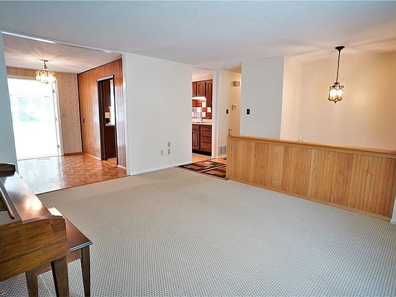 3rd image of 1298 Denise Dr