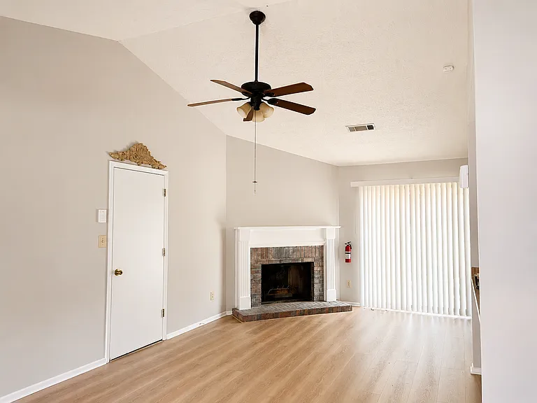 10255 Rillridge Ct — Photo 2