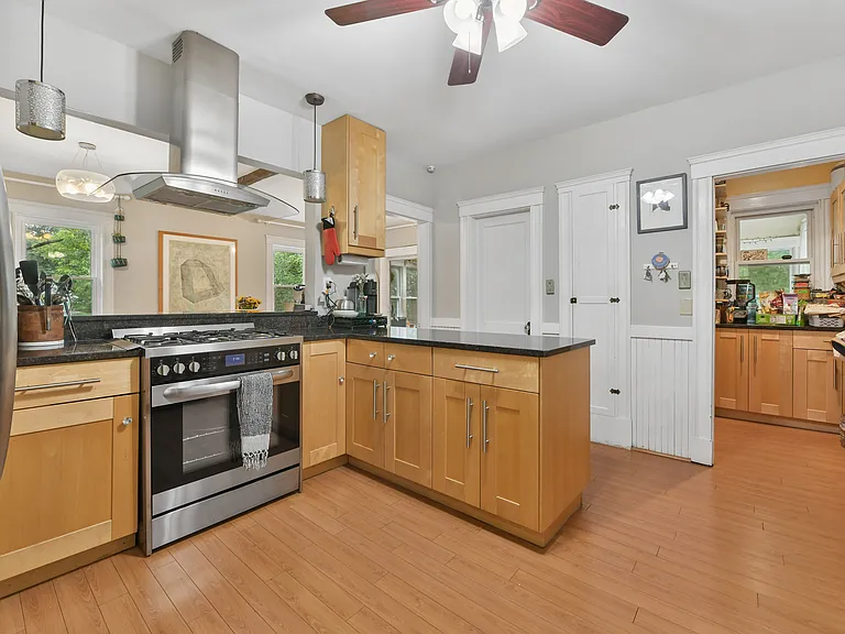 55 McCormack Ave — Photo 7