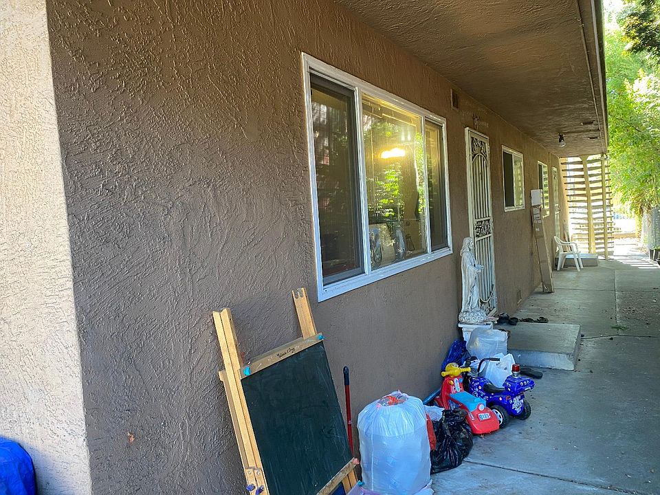 2nd image of 2217 E 21st St