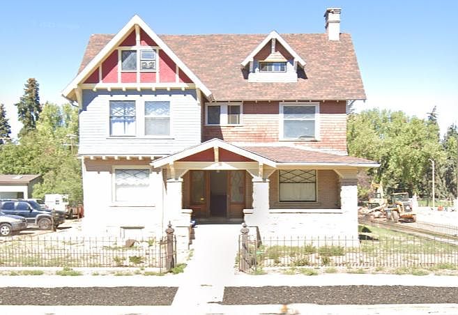1st image of 915 Grand Ave