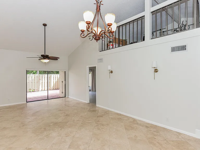 1400 NW 9th Ave #B-8 — Photo 12