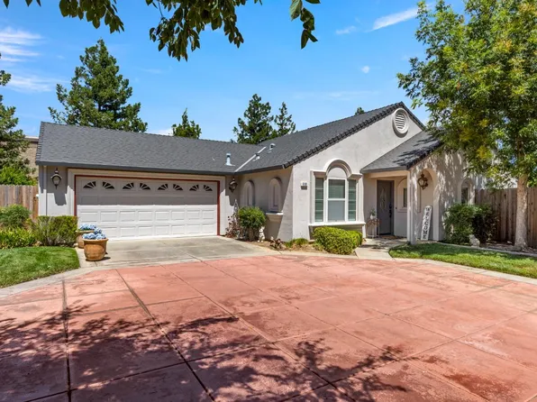 698 Village Dr, Galt, CA 95632