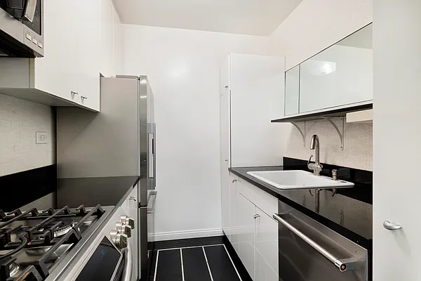 Sold by Douglas Elliman | media 10