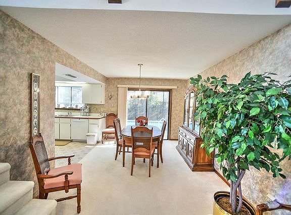 5th image of 263 Amberwood Ct