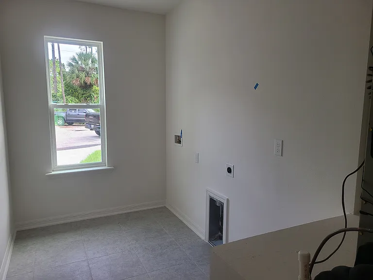 61 Rickenbacker Dr — Photo 11