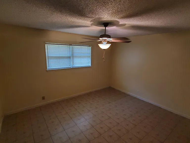 705 N Overlook Dr — Photo 13
