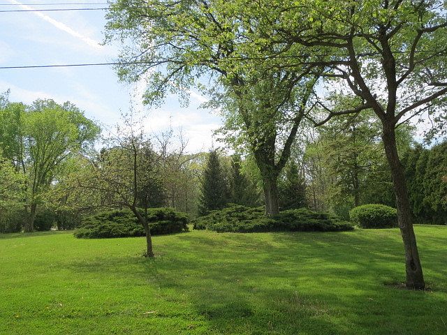 2nd image of 1600 Cloverdale Ave