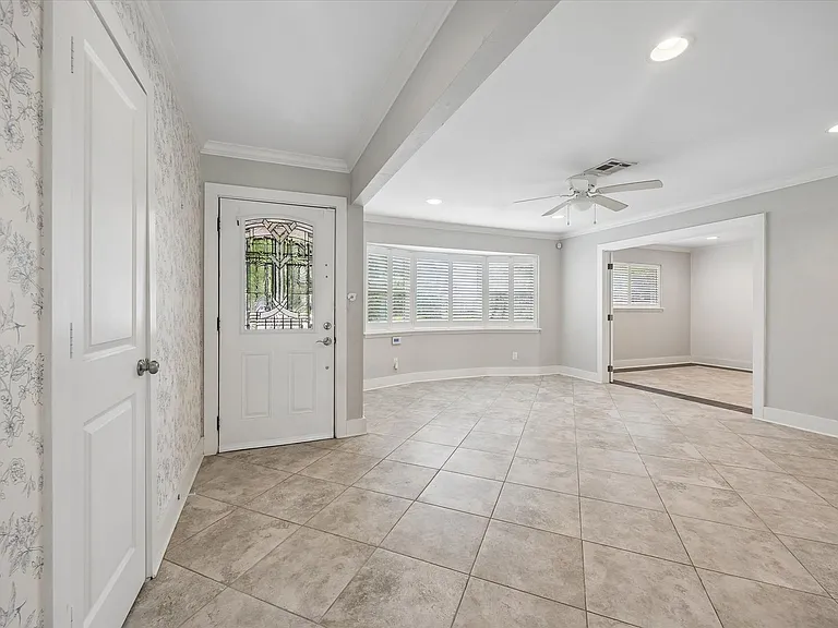 10303 Greenwillow St — Photo 5