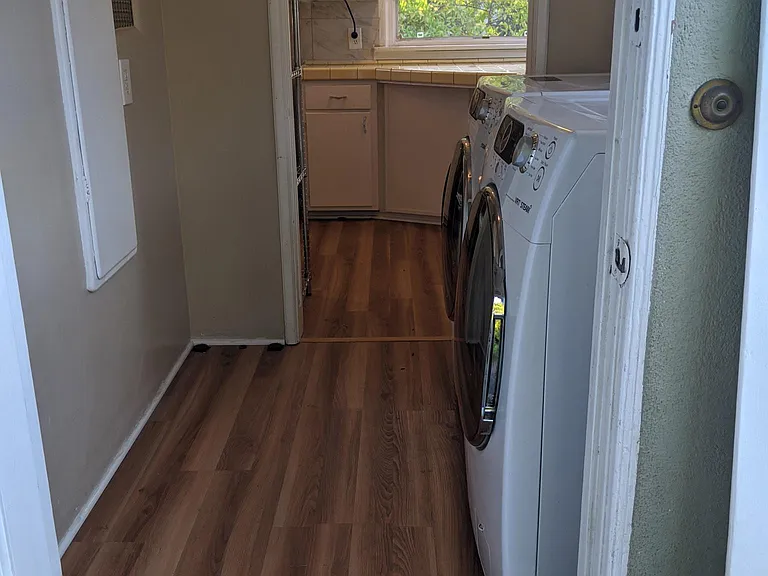 1212 S Mayflower Ave — Photo 12