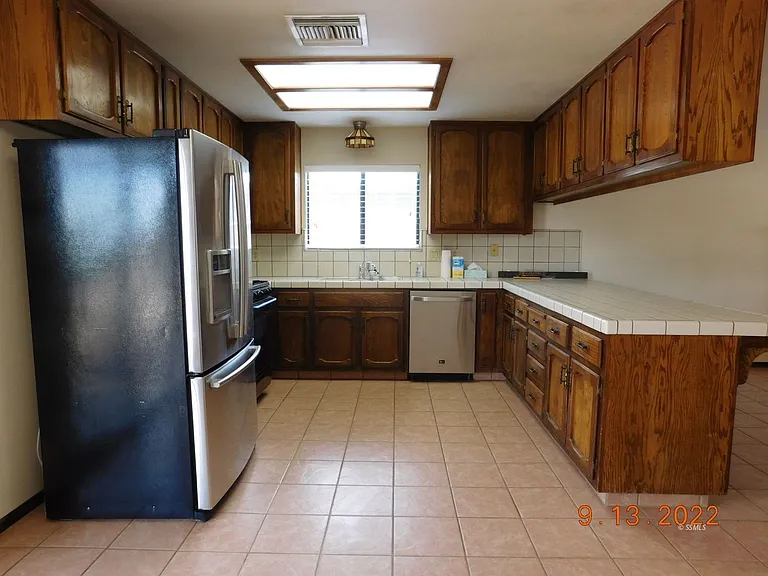 330 E Wilson Ave — Photo 6