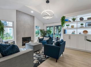 1102 Strathaven Dr, North Vancouver, BC
