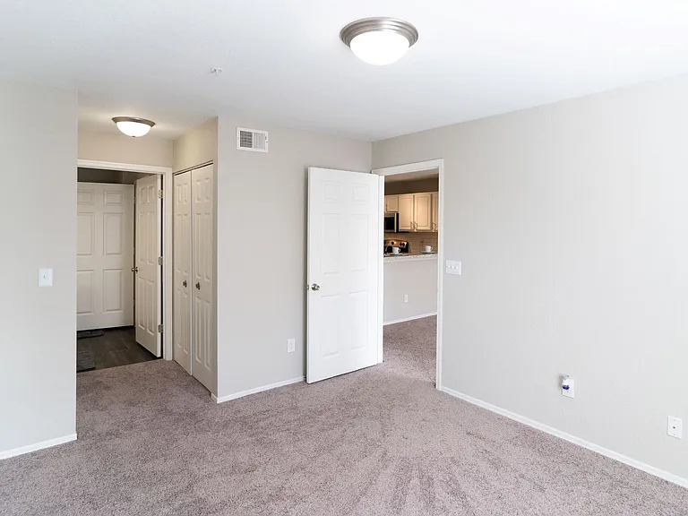 Mission Club Apartments — Photo 11