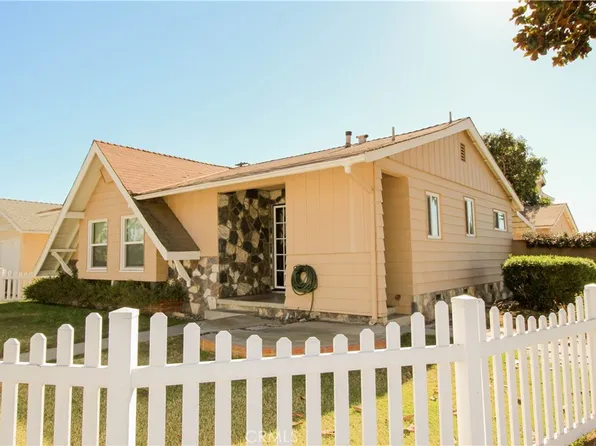 12302 207th St E, Lakewood, CA 90715