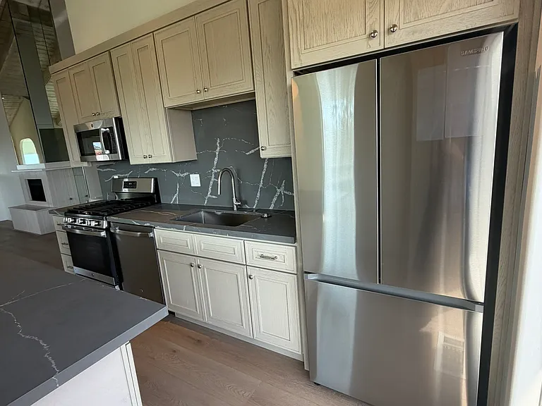 683 Marine View Ave #2 — Photo 20