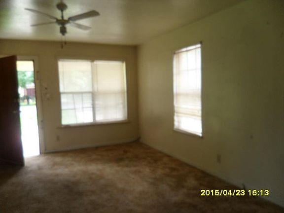 4th image of 506 W Kelly Ave