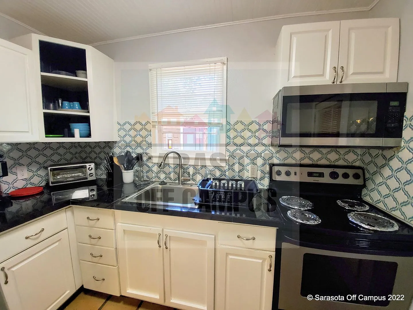 1119 32nd St — Photo 2