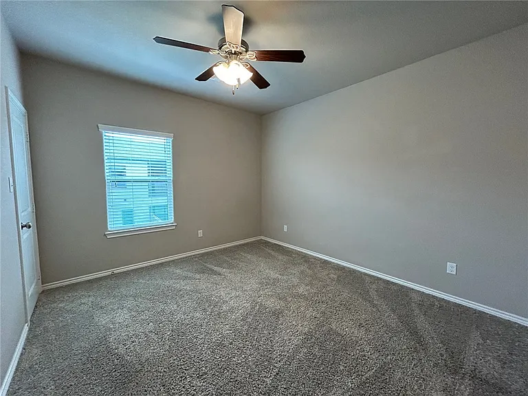 511 Hayes Ln — Photo 7