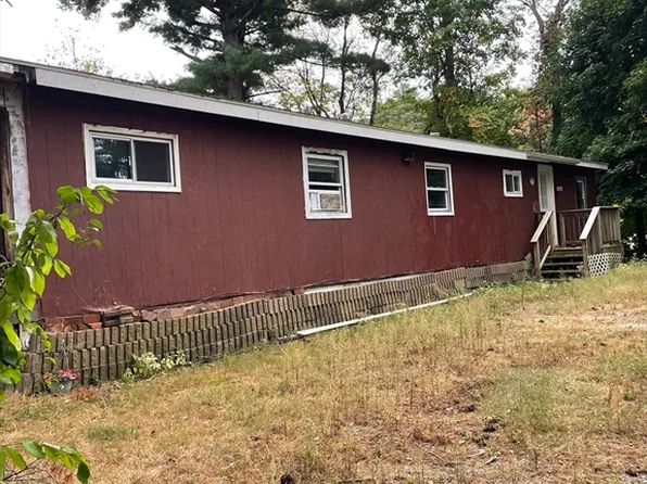 15 Richfield Ave, Ware, MA 01082