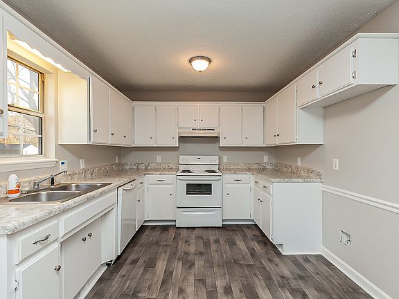 4th image of 7320 Greenway Dr