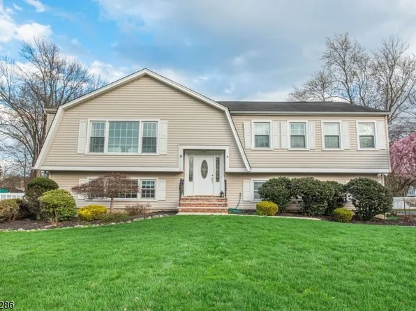 8 Cypress Ct, Fairfield Twp., NJ 07004