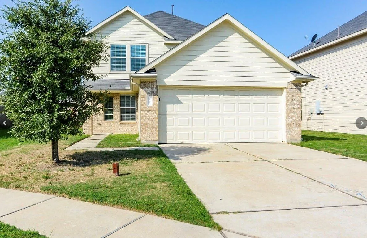 3 bed, 2.5 bath, 1770 sqft, $1,799 — Photo 1