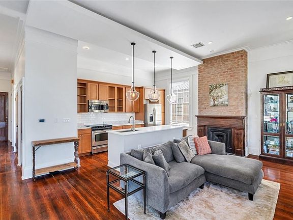 3rd image of 2326 Magazine St APT 3