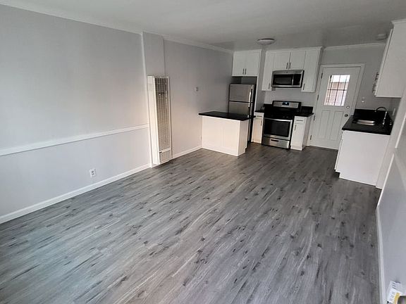 2nd image of 5533 1/2 W 118th St