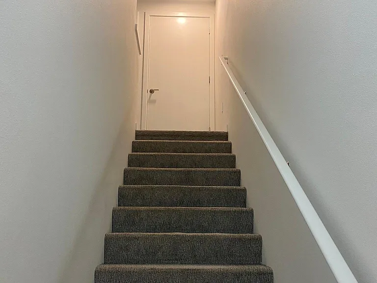 2000 SE Tacoma St #12 — Photo 3