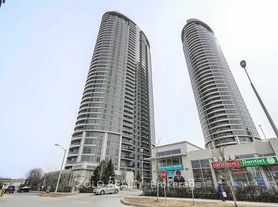 135 Village Green Sq