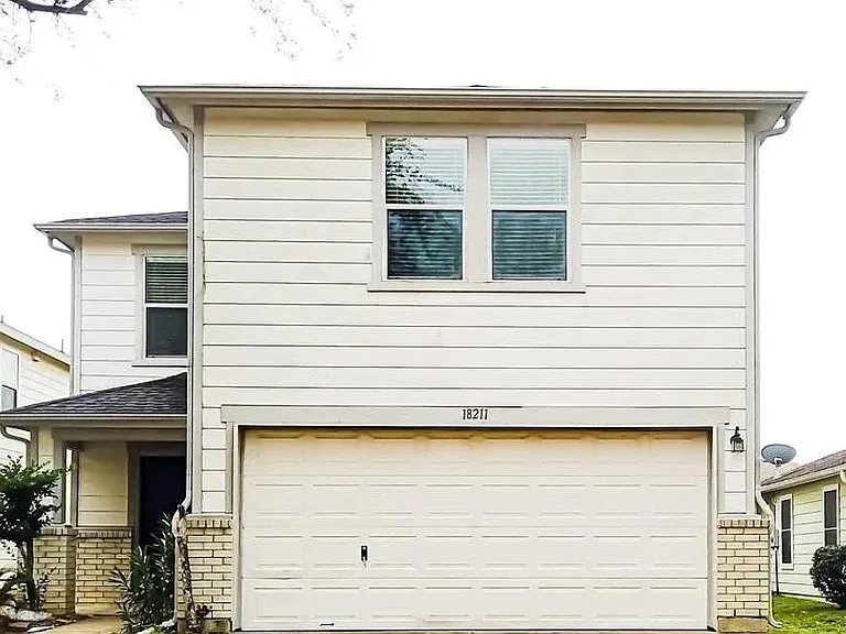 18211 Temple Hill Ln — Photo 14
