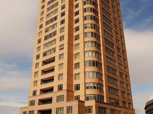400 W 49th Ter APT 2064, Kansas City, MO 64112