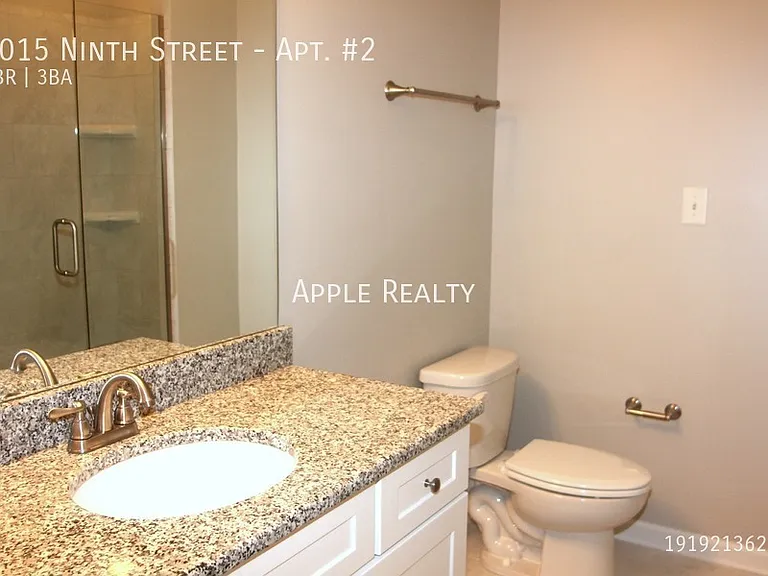 1015 9th St #2 — Photo 10